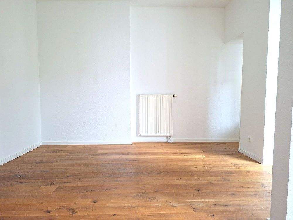 !! 4-Zimmer-Wohnung mit Parkett, Wanne und Dusche und Balkon !! – Chemnitz – Vorschaubild 8