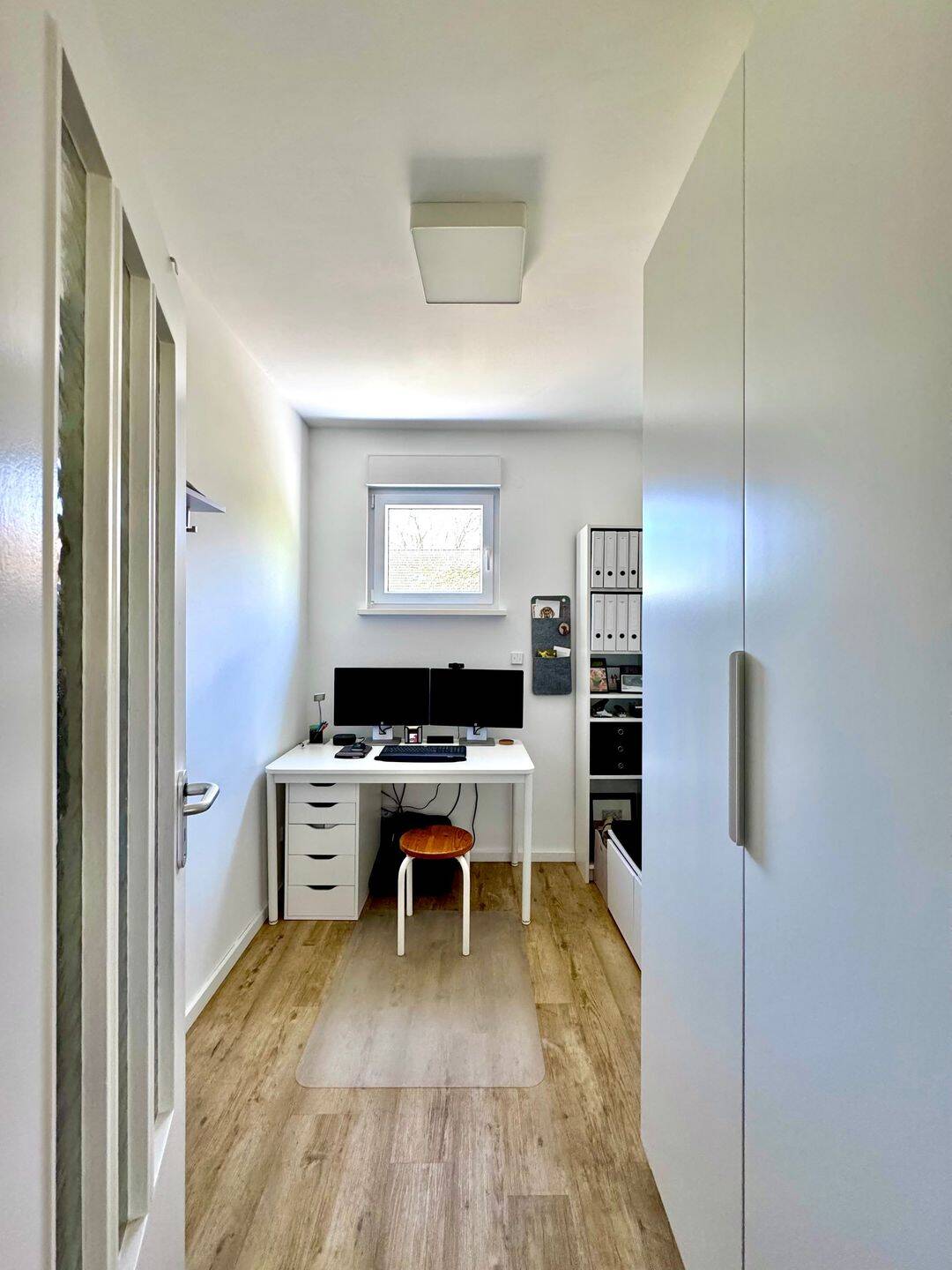 Traumhaft saniert & lichtdurchflutet - 2,5 - Zimmer-Oase mit Balkon im grünen Westend – Berlin – Vorschaubild 4