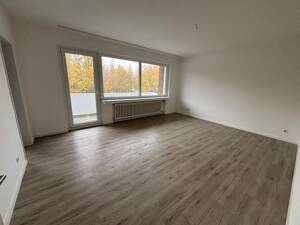 WBS zwingend erforderlich !!! komplett modern renovierte 3 Zimmer Wohnung mit Balkon im 3.OG – 47178 Duisburg – Vorschaubild 2