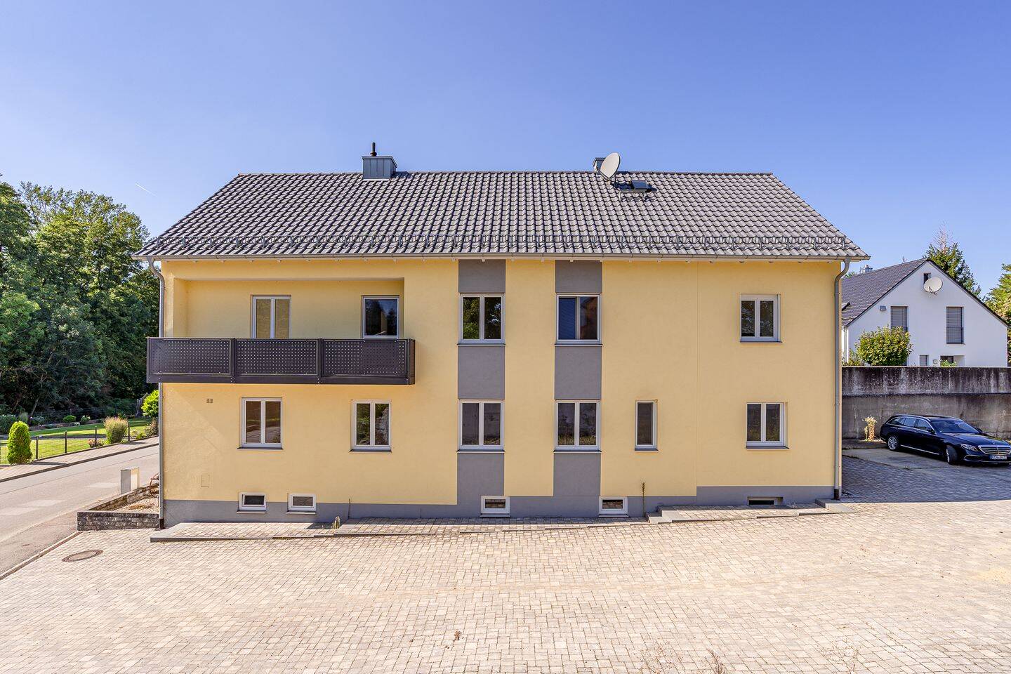 Freistehendes 2 Parteienhaus mit Ausbaupotenzial in bester Wohnlage! – Großmehring – Vorschaubild 2
