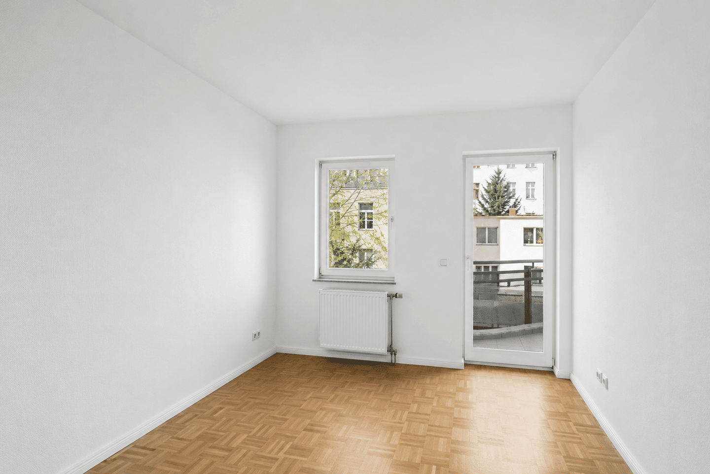 Bezugsfreie und renovierte Wohnung mit Balkon - unkompliziert zur 3-Zimmer-Wohnung umbaubar – Berlin – Vorschaubild 4