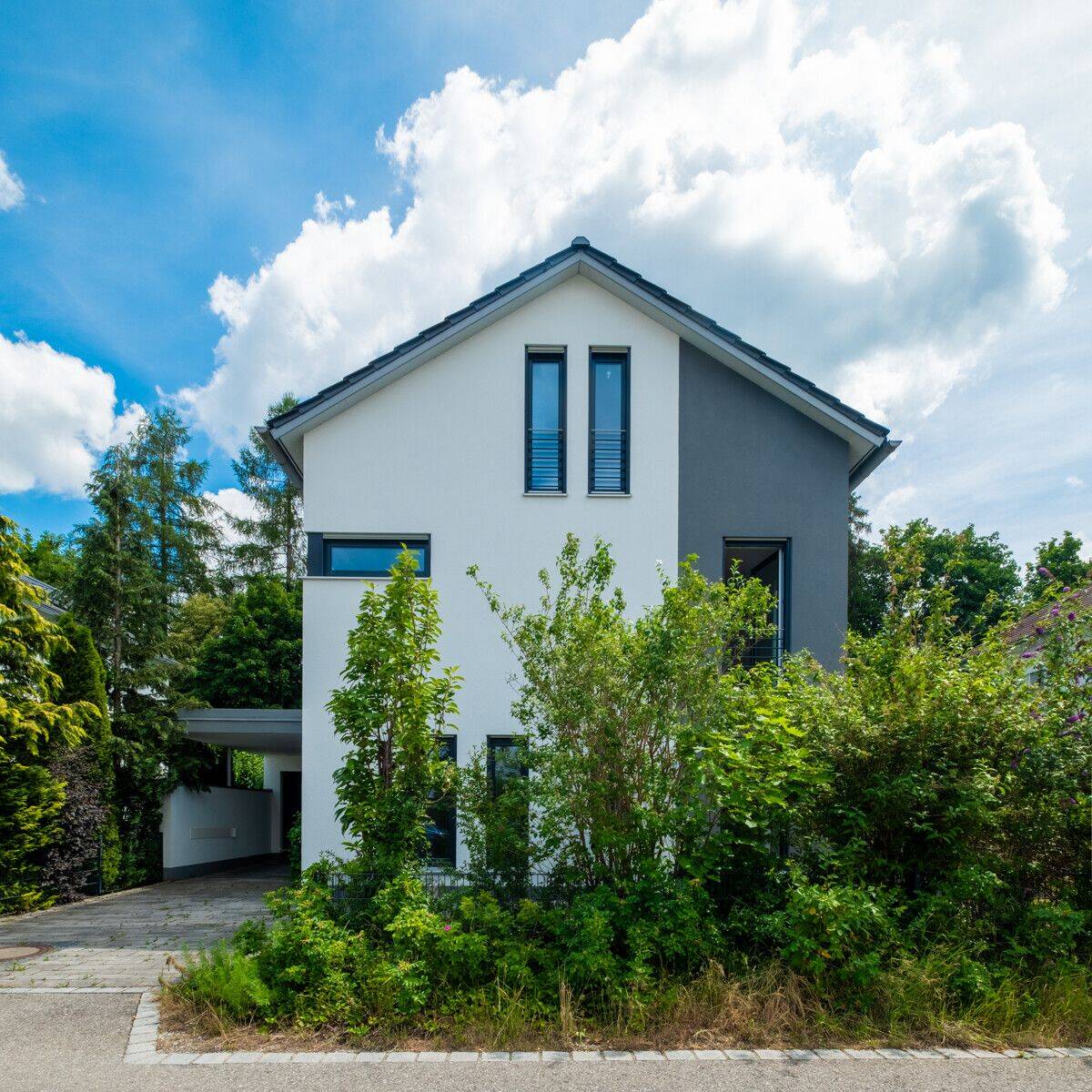 Großzügiges Familienhaus mit sonnigem Garten in familienfreundlicher Wohnlage