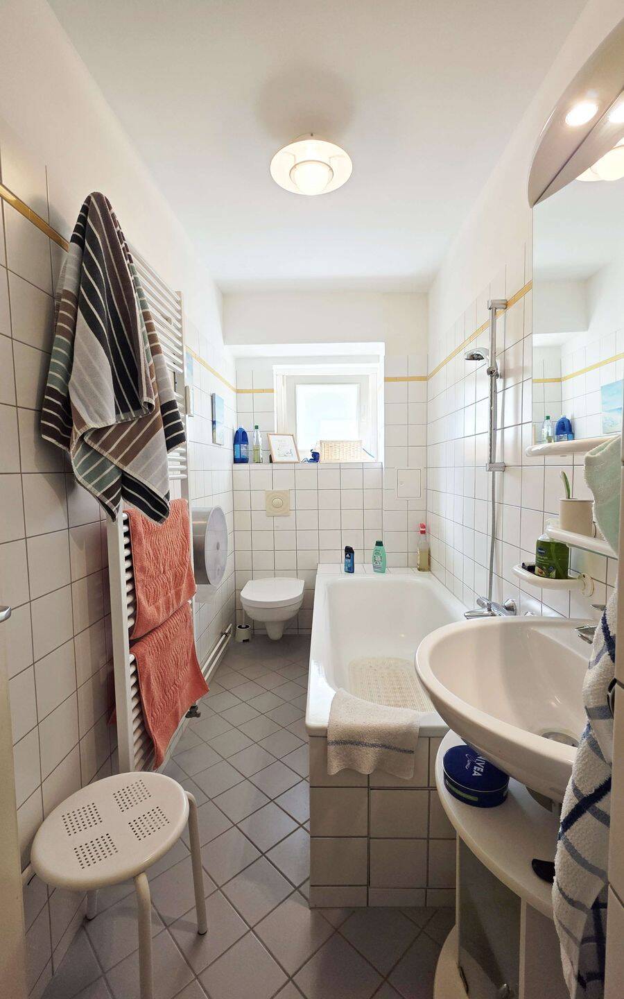 Freie 2-Zimmer-Wohnung mit West-Balkon, EBK und Stellplatz im grünen Zehlendorf-Süd! – Berlin – Vorschaubild 8