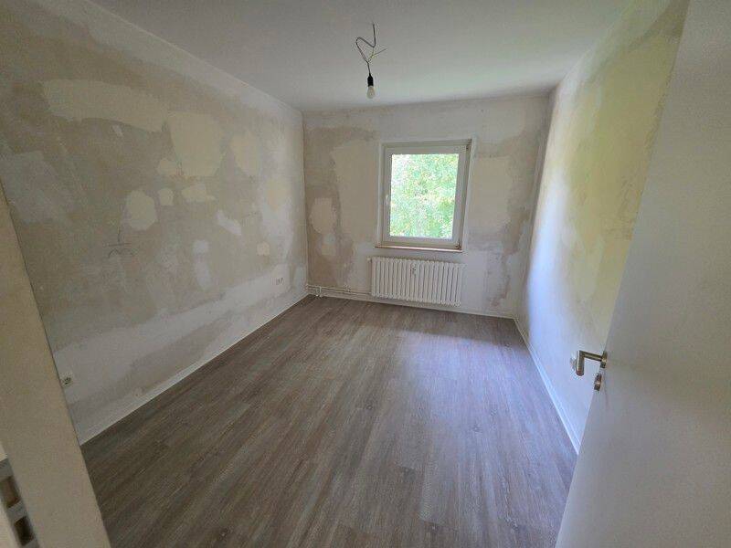 Frisch saniert, ab sofort, tolle Wohnung in Reisholz - mit Balkon – Düsseldorf – Vorschaubild 2