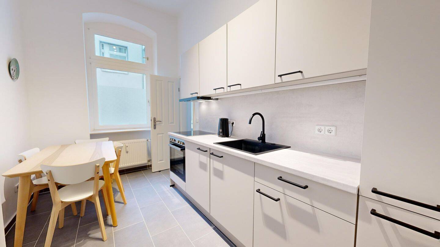 Altbaucharme trifft Moderne: 3-Zimmer-Wohnung mit Loggia im Herzen des Brüsseler Kiez – Berlin – Vorschaubild 8