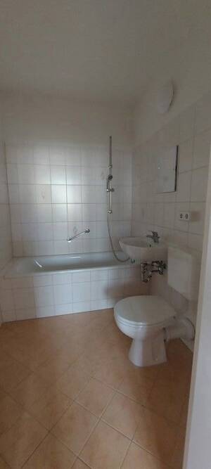 Hier lässt es sich aushalten: praktische 2-Zimmer-Wohnung – 1239 Dresden – Vorschaubild 6