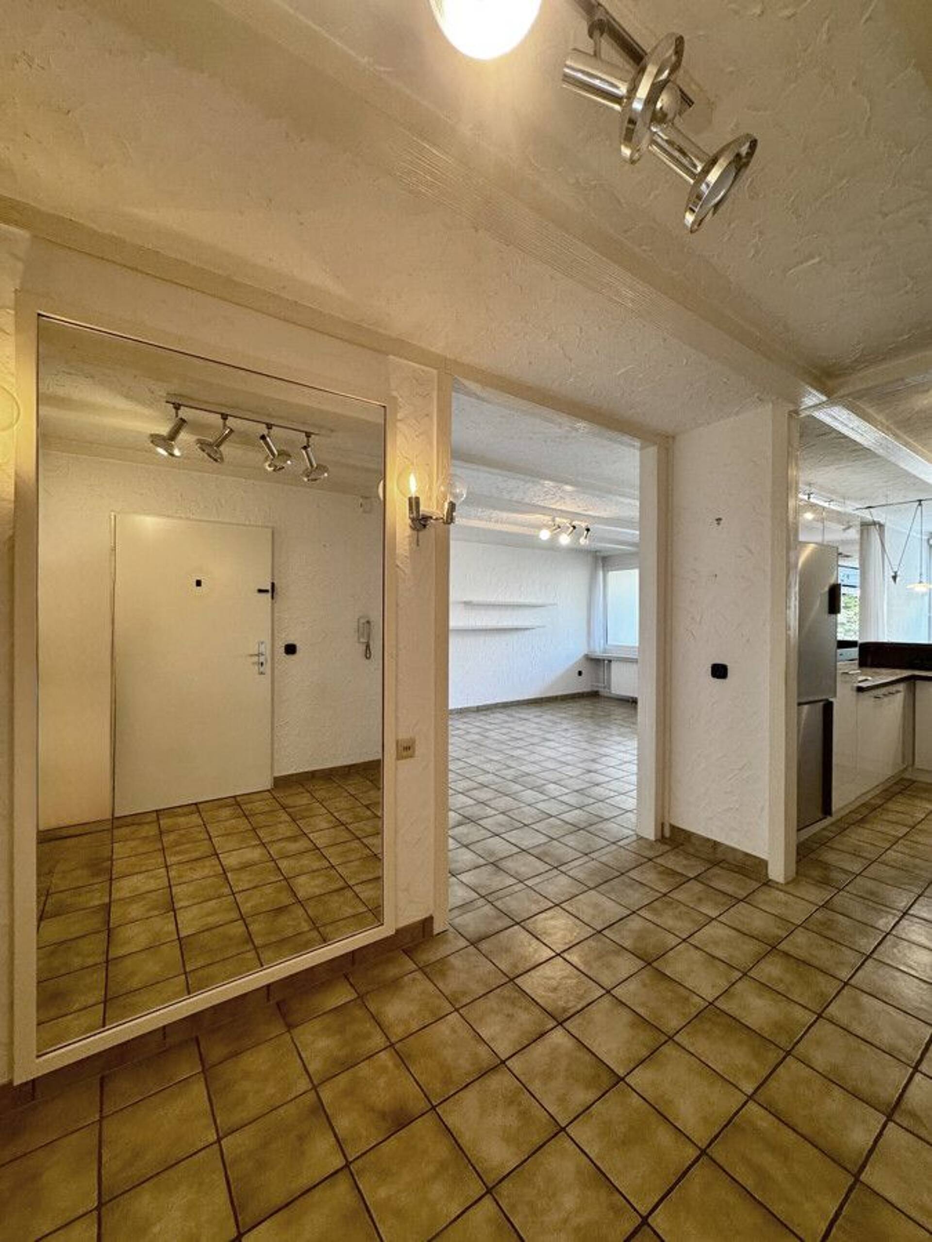 Etagenwohnung in 71642 Ludwigsburg / Neckarweihingen mit 82 m² kaufen