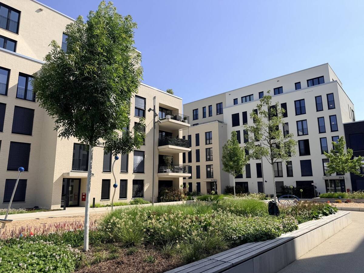 Top-Lage trifft Wohnkomfort: Exklusive Wohnung mit Einbauküche & maßgefertigtem Schlafzimmerschrank – 53115 Bonn – Bild 1 von 9