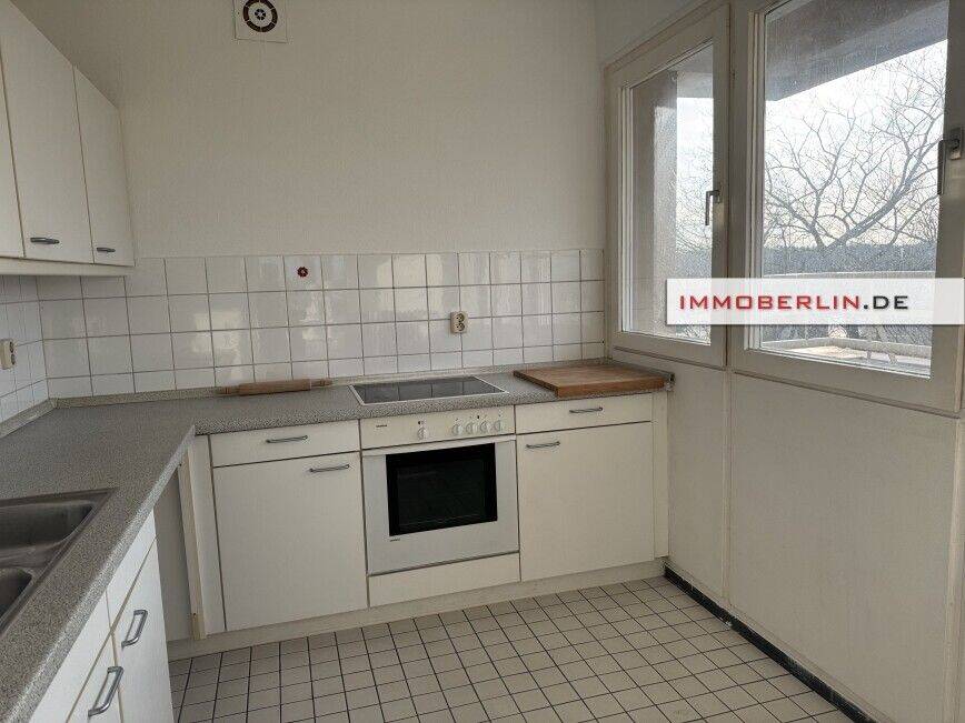 IMMOBERLIN.DE - Wasserblick! Adrette Dachgeschosswohnung mit Westterrasse in gefragter Lage – Berlin – Vorschaubild 4