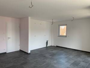 Helle 3-Zimmer-Wohnung mit Balkon, Tiefgaragenstellplatz und Aufzug – 52159 Roetgen – Vorschaubild 3