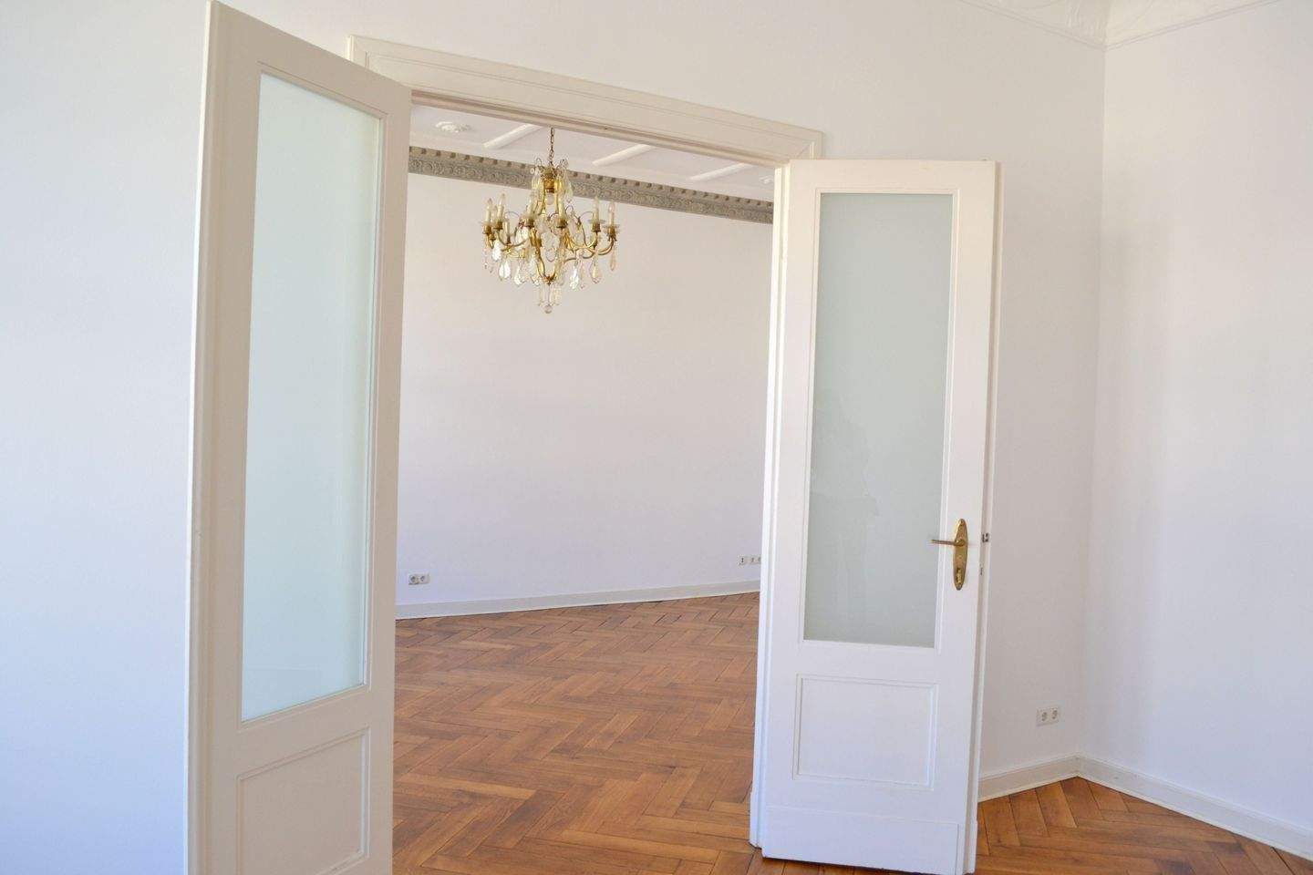 Herrschaftliche Altbau-Eigentumswohnung*4 bis 5 Zimmer*Balkon*Lift*geschliffenes Parkett*Stuck*City West*hohe Decken – Berlin – Vorschaubild 8