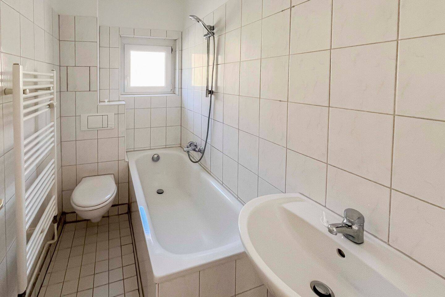 Charmante 2-Zimmer-Wohnung mit sonnigem Balkon und grünem Ausblick – Berlin – Vorschaubild 7