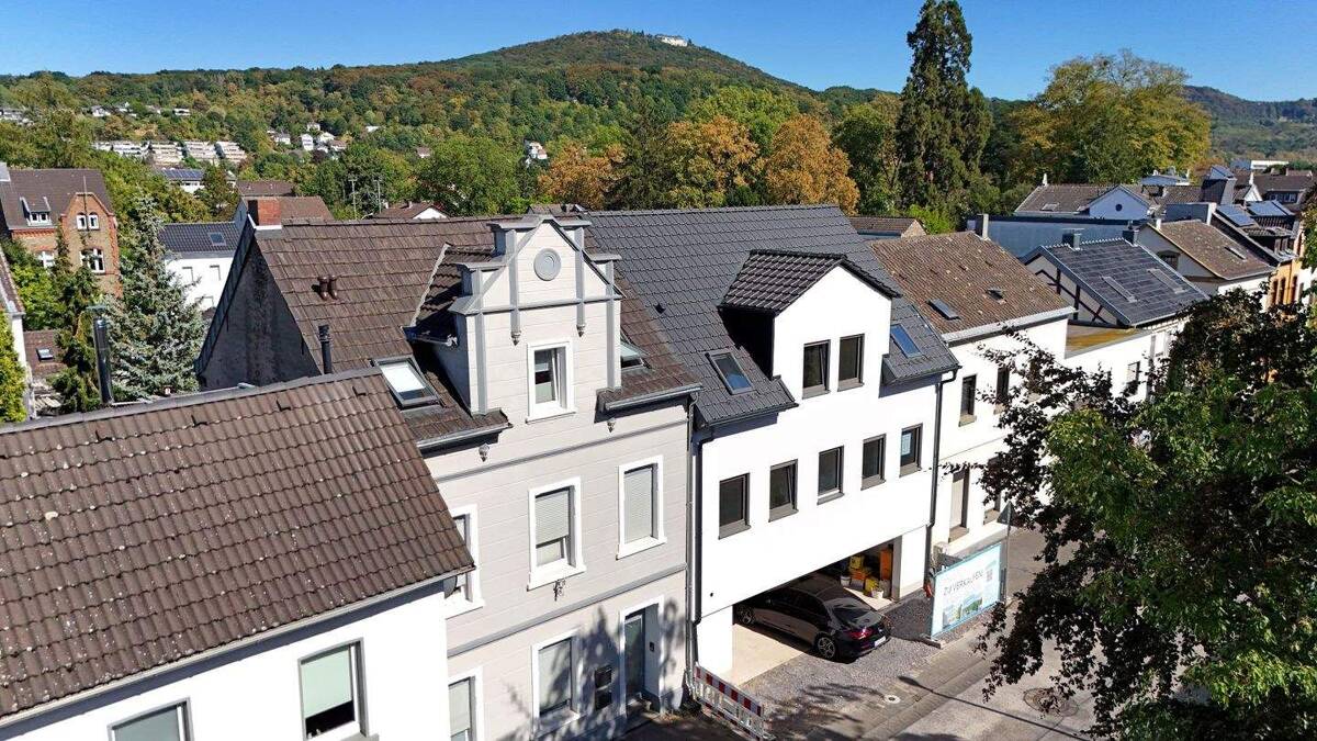 Wohnen wie im Einfamilienhaus – in Rheinnähe mit 2 Dachterrassen und Siebengebirgsblick – 53229 Bonn – Bild 1 von 9