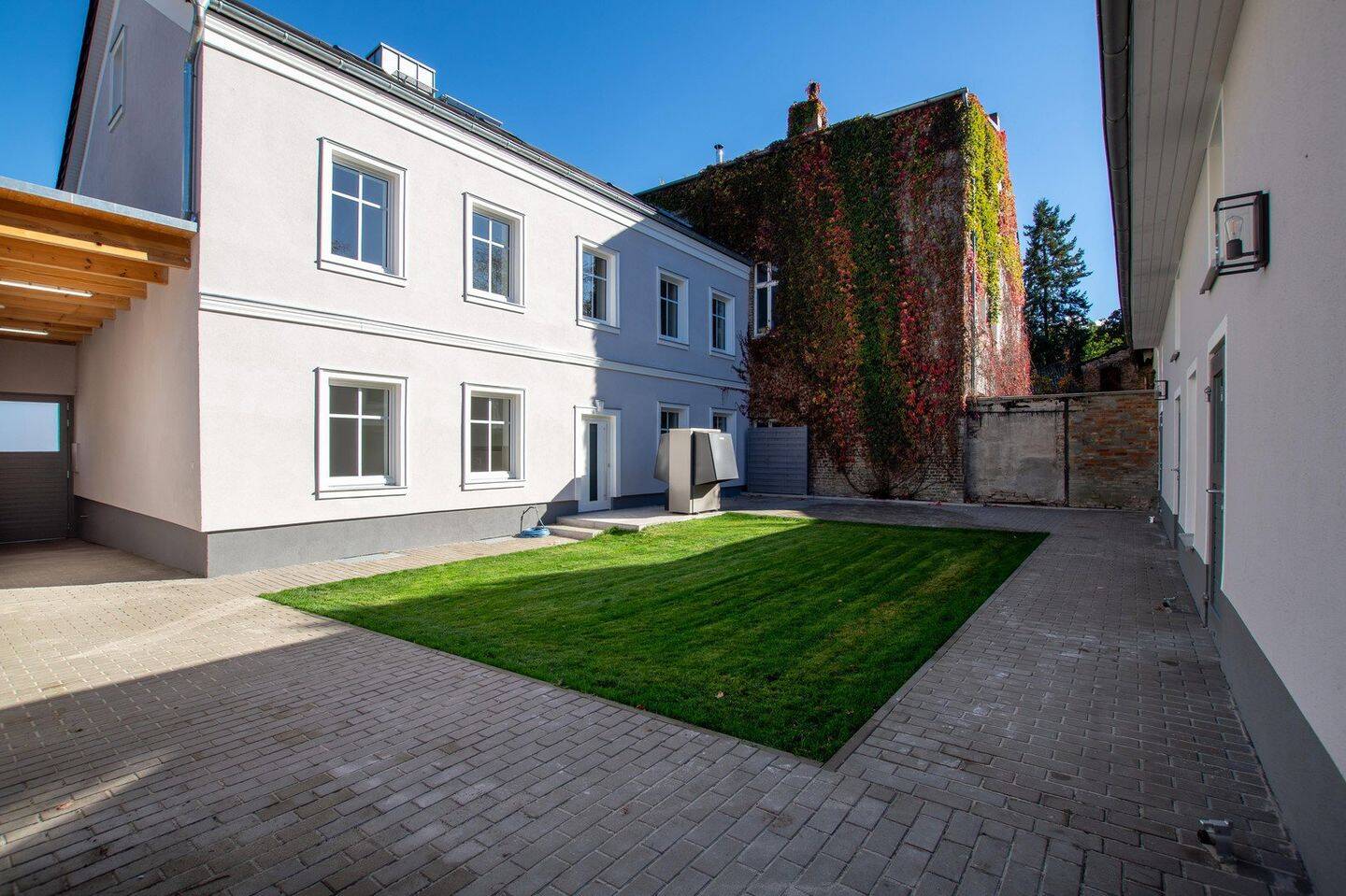 Kernsaniertes Zweifamilienhaus mit großer Remise in Potsdam – Potsdam – Vorschaubild 3