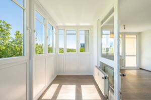 AIGNER - Sommerbalkon & Wintergarten: Schöne, renovierte Wohnung mit Blick ins Grüne – 80939 München – Vorschaubild 4