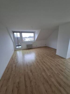 Helle 2- Zimmer Dachgeschosswohnung – 22047 Hamburg – Vorschaubild 4