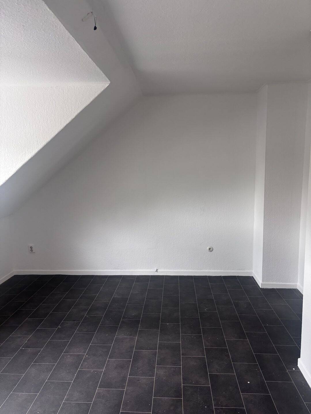 Helle 3-Zimmer Dachgeschosswohnung mit Garage in Bochum-Hiltrop – Bochum – Vorschaubild 8