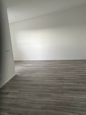 Moderne 2-Zimmer-Wohnung mit schönem Ausblick nahe der Pegnitz, Fürth Stadtgrenze – 90762 Fürth – Vorschaubild 7