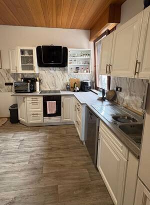 **EBK, Badewanne, zentral** – 55246 Wiesbaden – Vorschaubild 2