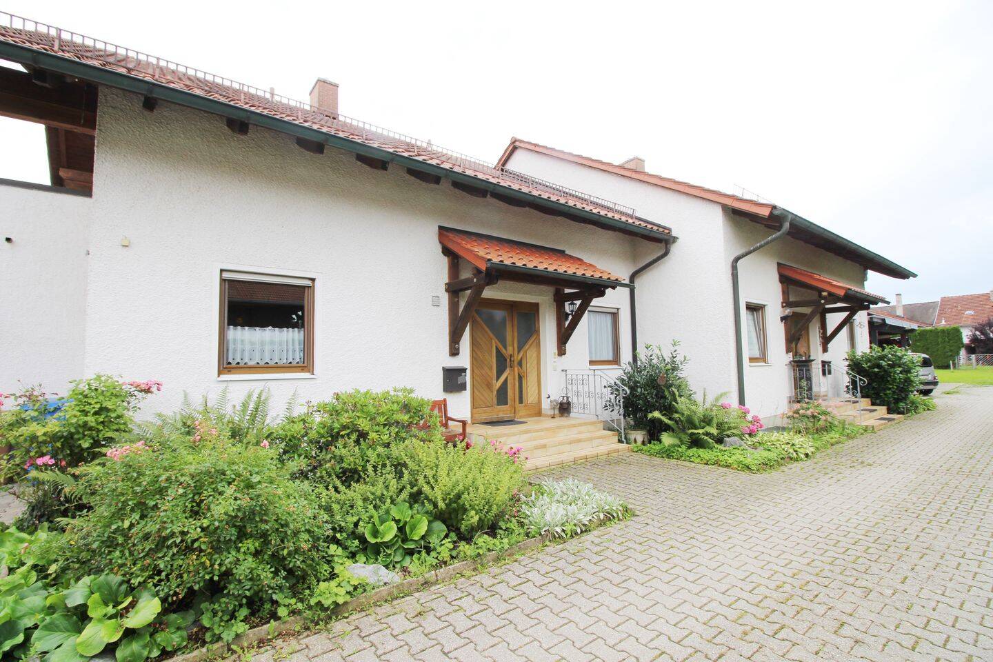Sehr gepflegtes Einfamilienhaus/Doppelhaushälfte mit gemütlichem Garten und Terrasse in zentraler Lage von Hofkirchen – Hofkirchen – Vorschaubild 6