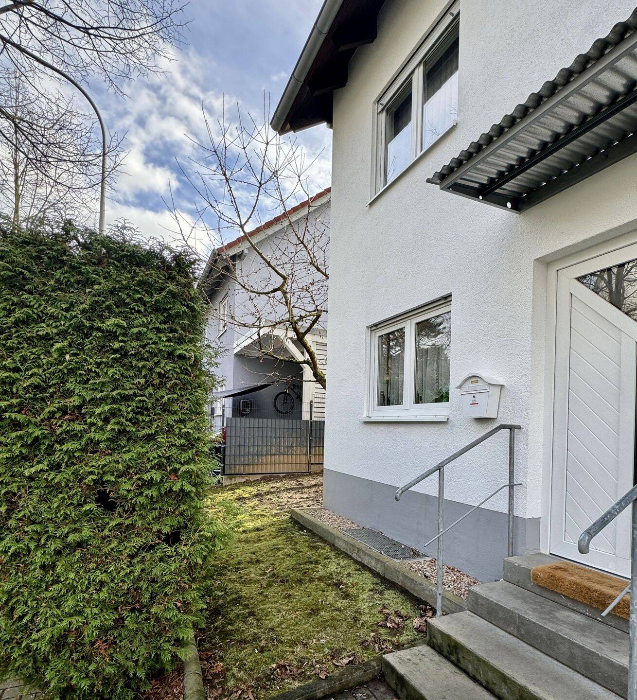 Mehr Platz zum Leben! Großzügiges Reiheneckhaus mit 5 Zimmern und Keller – Groß-Umstadt – Bild 1 von 9