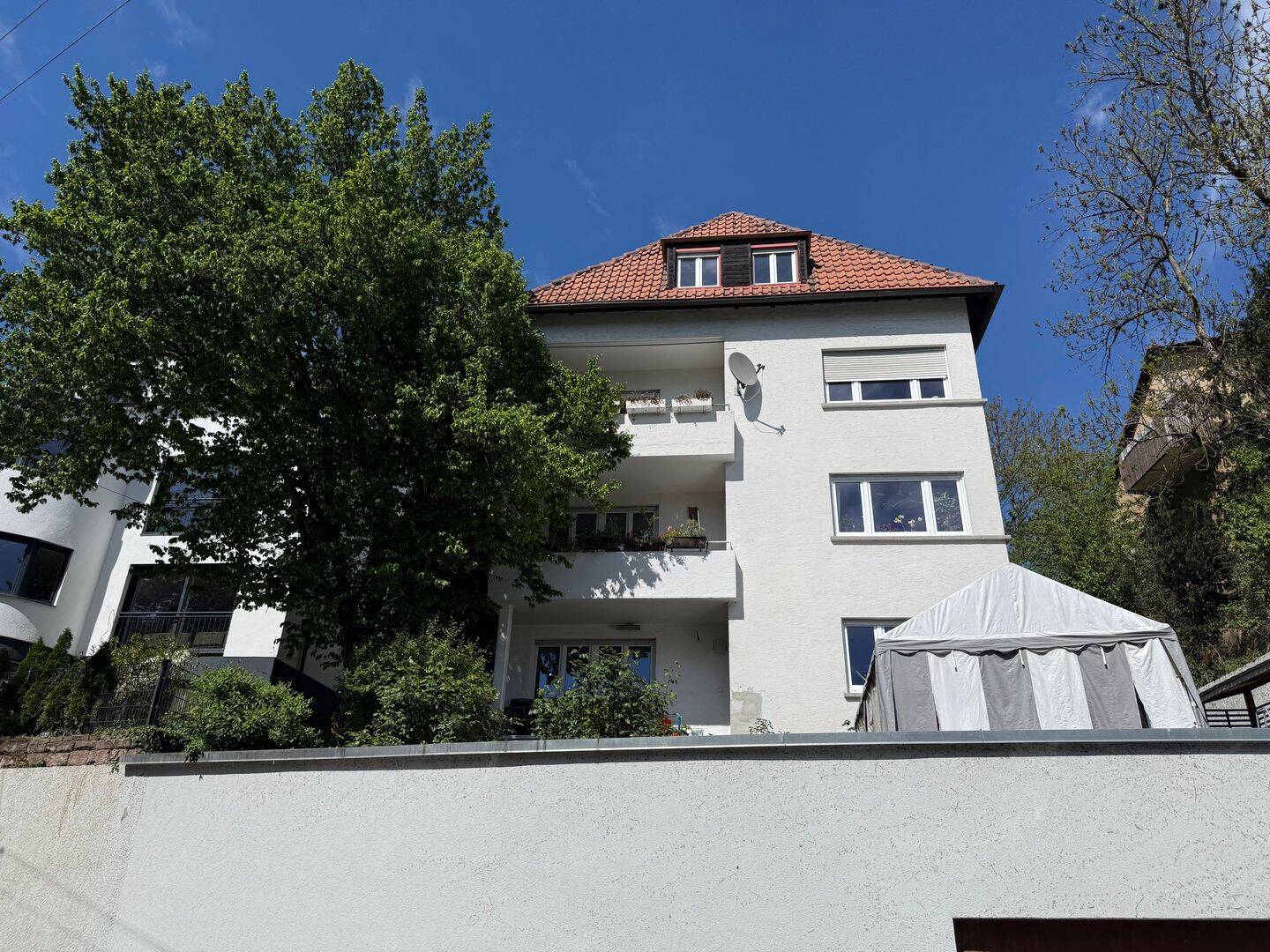 Charmante Teilmöblierte 2,5 Zi Wohnung mit Gartennutzung