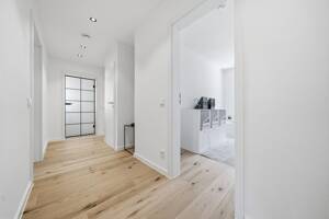 Moderne, sanierte 4 Zimmer Wohnung zum Erstbezug und provisionsfrei – 85055 Ingolstadt – Vorschaubild 2