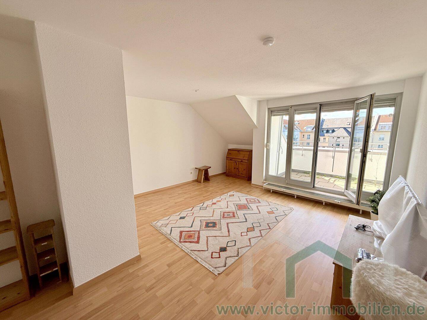 ** Zentrum-Süd: Möblierte 3-Zimmer-Whg. mit Dachterrasse und zwei Bädern **