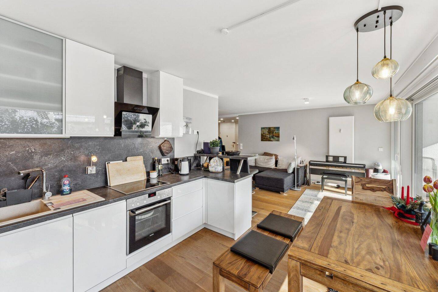 Bestlage in Solln- modernisierte & gut vermietete 3 Zimmer mit Süd-Balkonterrasse, EBK, Pool & Sauna – München – Vorschaubild 5