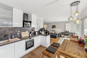 Bestlage Solln - Bezugsfreie, modernisierte 3-Zimmer mit Süd-Balkonterrasse, EBK, Pool & Sauna, TG – 81479 München – Vorschaubild 6