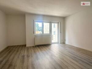 Frisch renovierte, charmante 3-Zimmer-Wohnung mit Balkon in gepflegter Wohnanlage – 8066 Zwickau – Vorschaubild 2