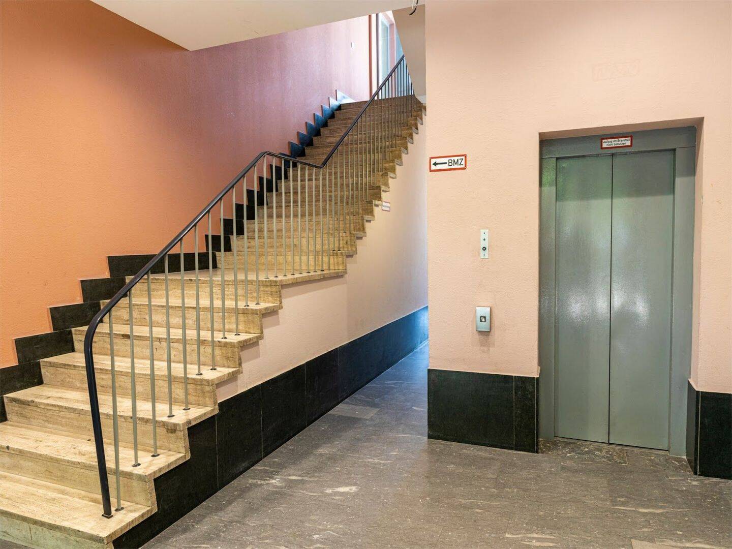 2 Monate mietfrei! Neues 1-Zimmer-Apartment, separater Koch-/Essbereich + Einbauküche + Duschbad – Aachen – Vorschaubild 9