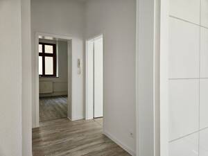 Mit Video: Frisch saniert - 2 Zimmer mit Tageslichtbad und Einbauküche! – 39112 Magdeburg – Vorschaubild 9