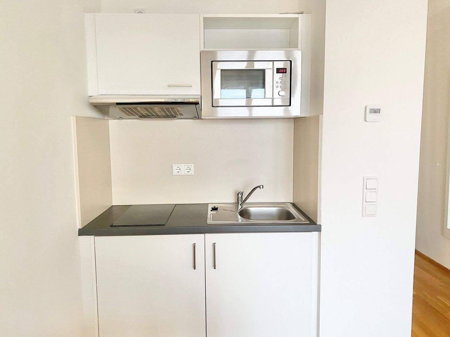 ***TOP MODERNES VOLL MÖBLIERTES 1 ZIMMER APARTMENT MIT BALKON *** – Nürnberg – Vorschaubild 5