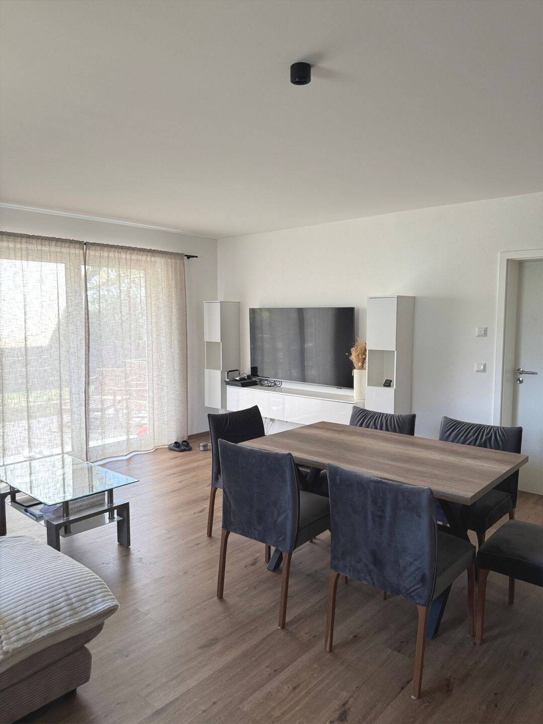 Hochwertig ausgestattete 3 Zimmer-Whg. mit EBK und Garten – Pförring – Vorschaubild 4