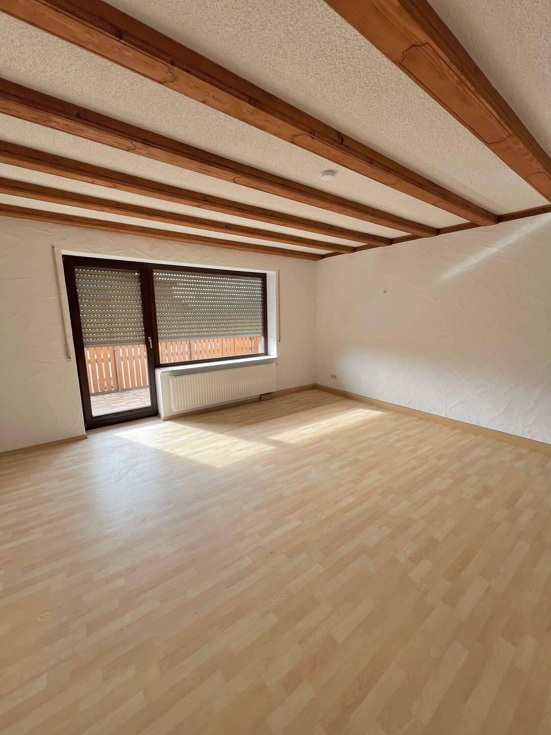 Stilvolle 4-Zimmer-Wohnung mit Balkon – Schwandorf – Vorschaubild 6
