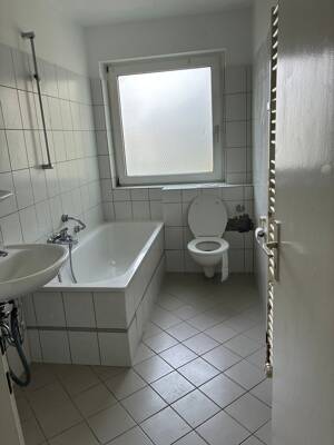 Zentral. Hell. Bezugsfertig - 4 Zimmer mit Balkon im Herzen der Stadt – 38226 Salzgitter – Vorschaubild 4