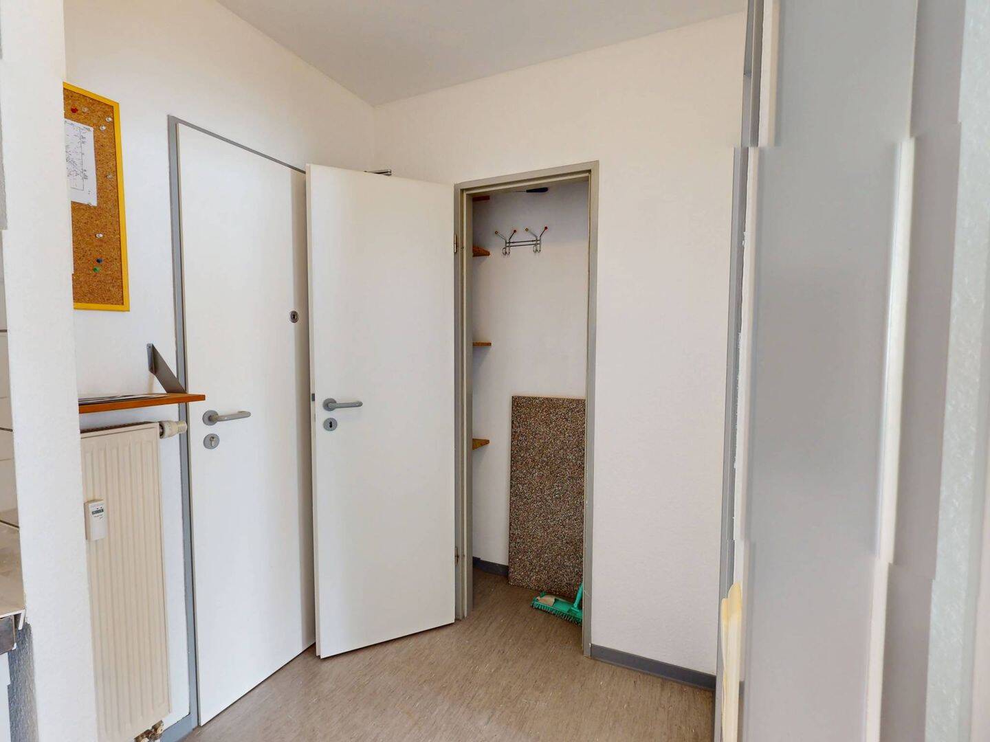 Lichtdurchflutetes Wohnglück: 2-Zimmer-Wohnung mit vollverglastem Erker & Tageslichtbad – Aachen – Vorschaubild 8