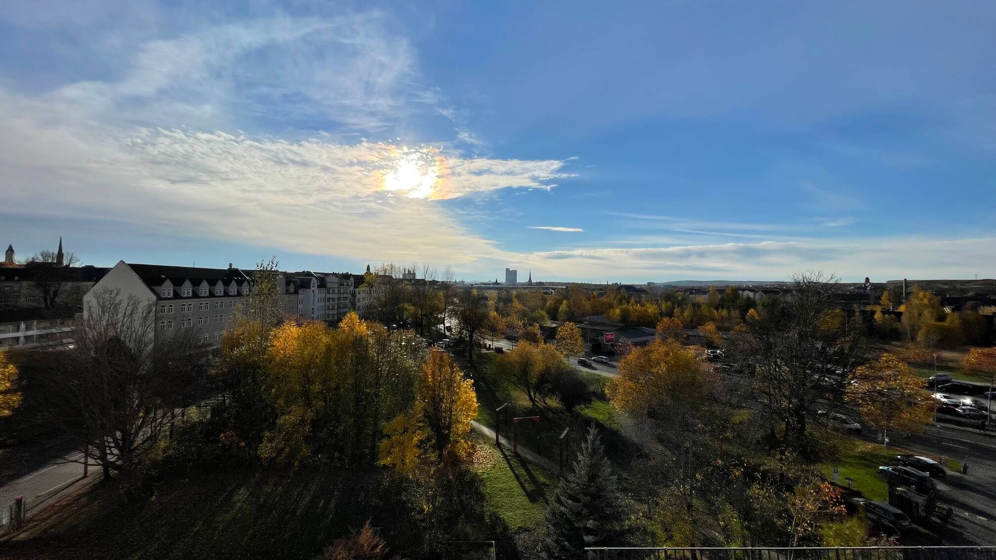 Frei ab 1.8. 26Wohnen über zwei Etagen ! Sonniger Balkon, Aufzug, – Chemnitz – Vorschaubild 6