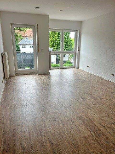 +++ATTRAKTIVE DG-WOHNUNG MIT BALKON UND PKW-STELLPLATZ AM RANDE VON CHEMNITZ+++