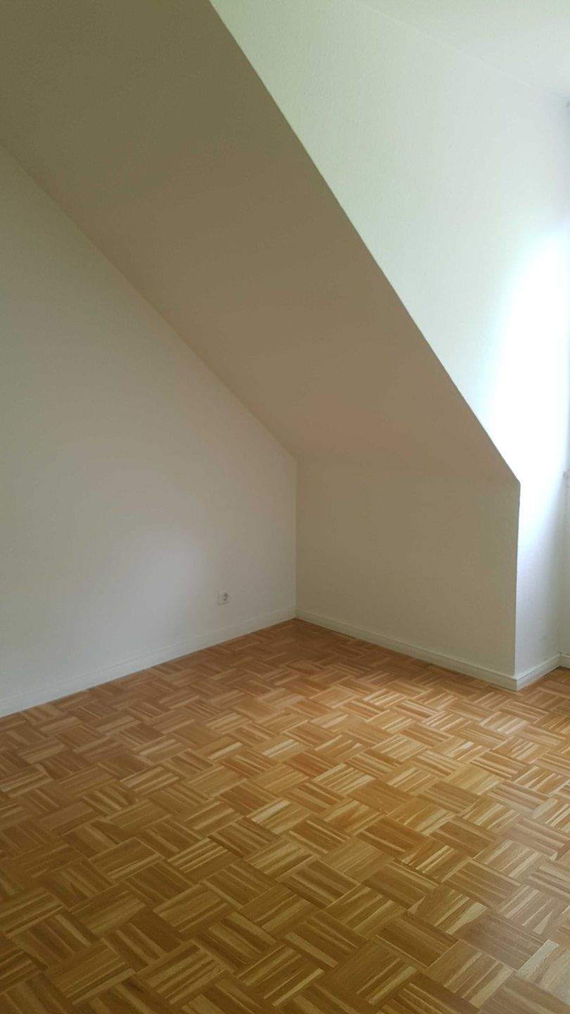 Neu renovierte Wohnung in Meiendorf - Besichtigungstermine bitte per Email vereinbaren! – Hamburg – Vorschaubild 4