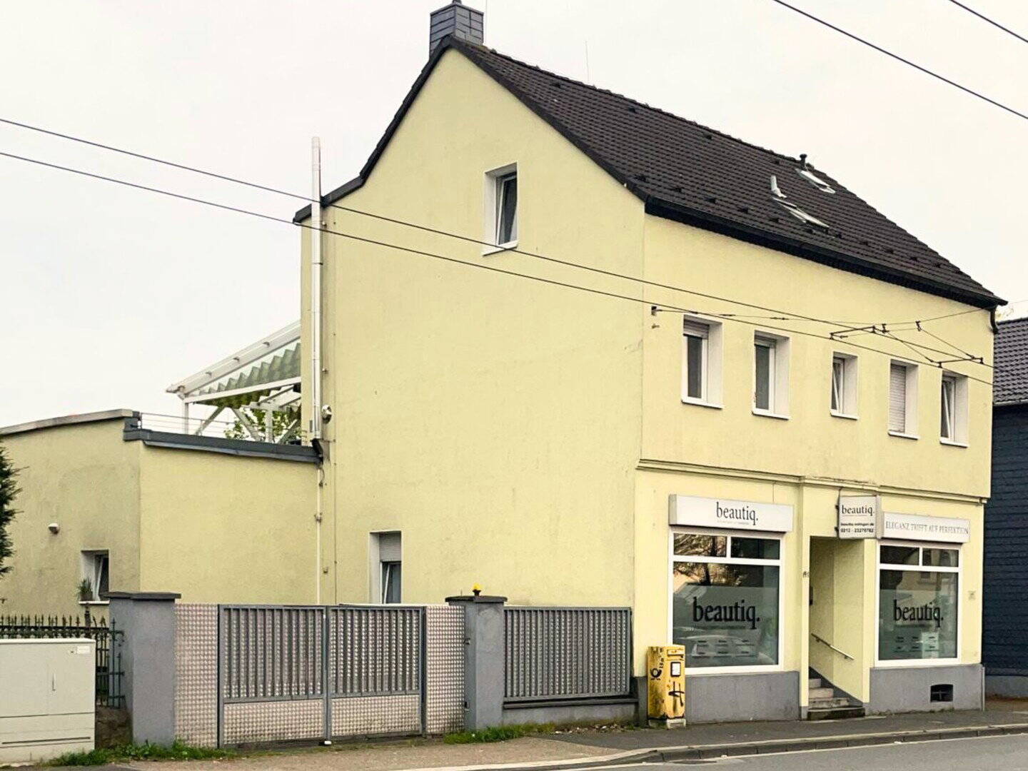 Provisionsfrei: Saniertes Mehrfamilienhaus mit Ladenlokal mit 32.500 € Jahresmiete – Solingen – Vorschaubild 2
