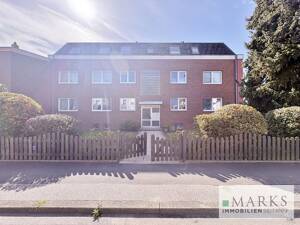 Gepflegte 2-Zimmer-Wohnung mit Balkon & TG-Stellplatz in Lübeck St. Gertrud