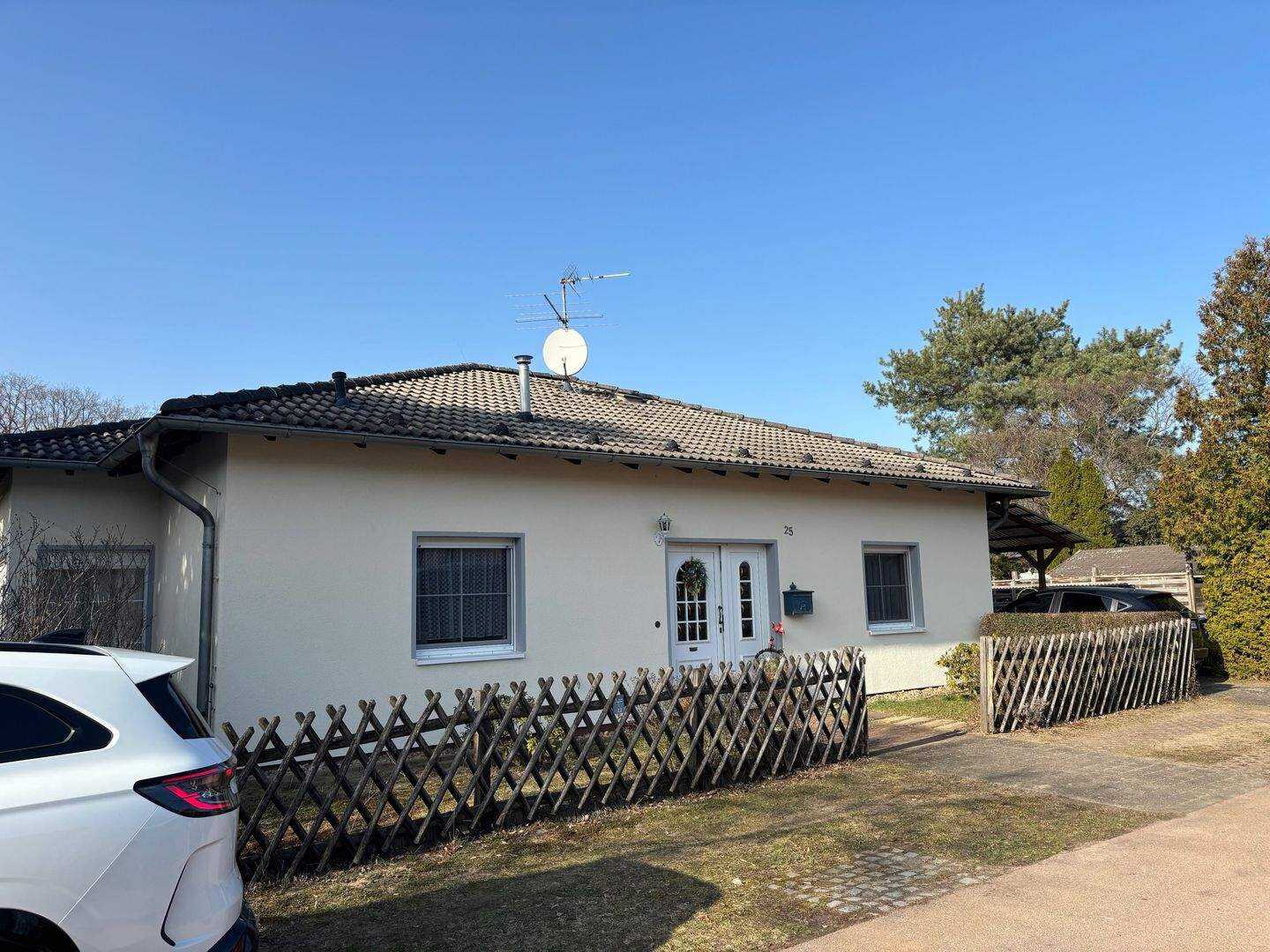 Bungalow in grüner und waldreicher Wohnlage !! – Coswig (Anhalt) – Bild 1 von 7