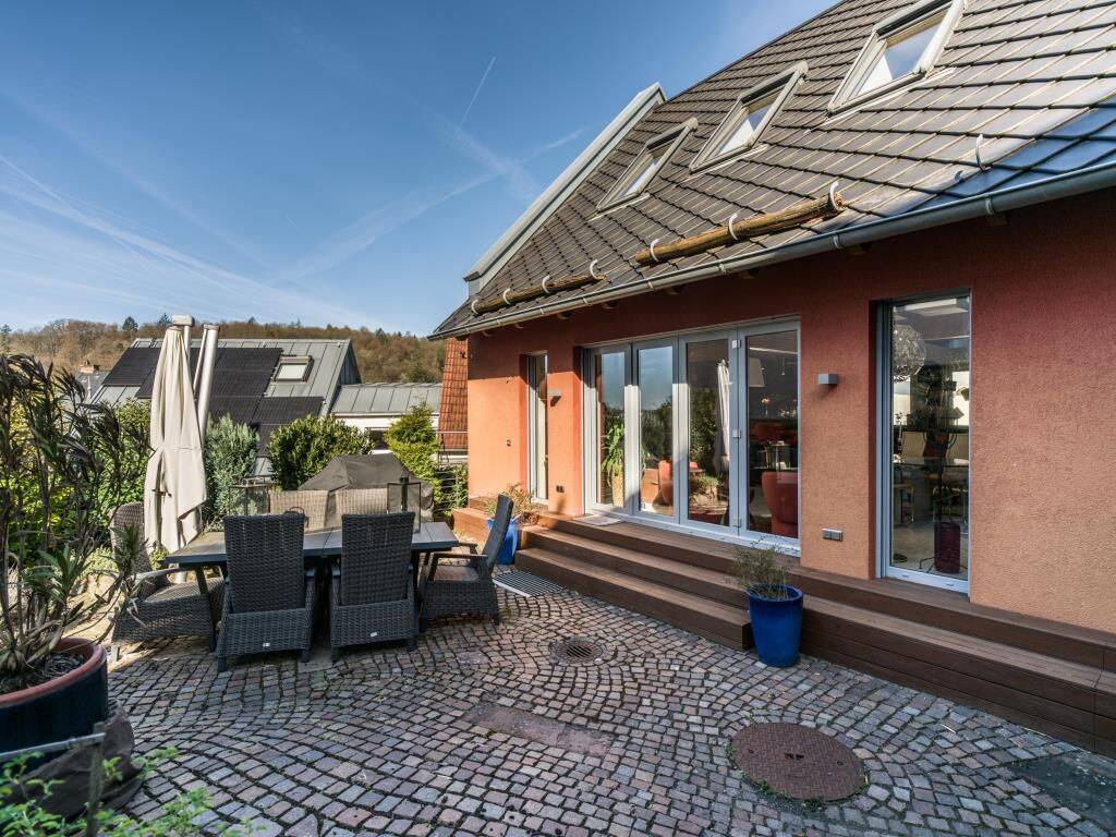 Wohnen mit Flair - außergewöhnliche Hofreite in modernem Ambiente – Wiesbaden – Bild 1 von 9