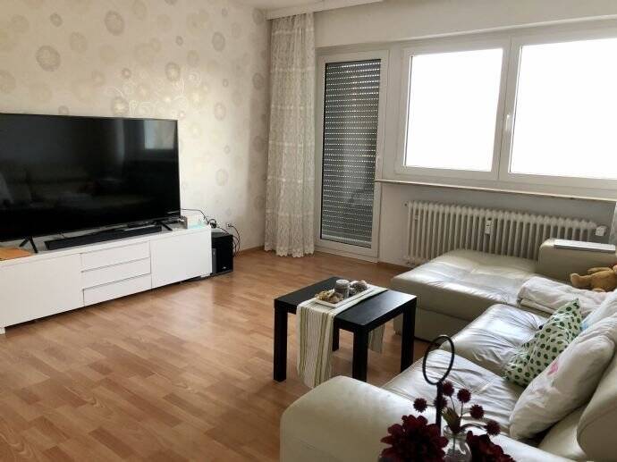Modernisierte 3-Raum-Wohnung mit Balkon und Einbauküche in Singen Nord