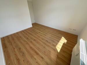 Geräumige 3 Zimmer-Wohnung mit 2 Balkonen und Wannenbad – 23554 Lübeck – Vorschaubild 3