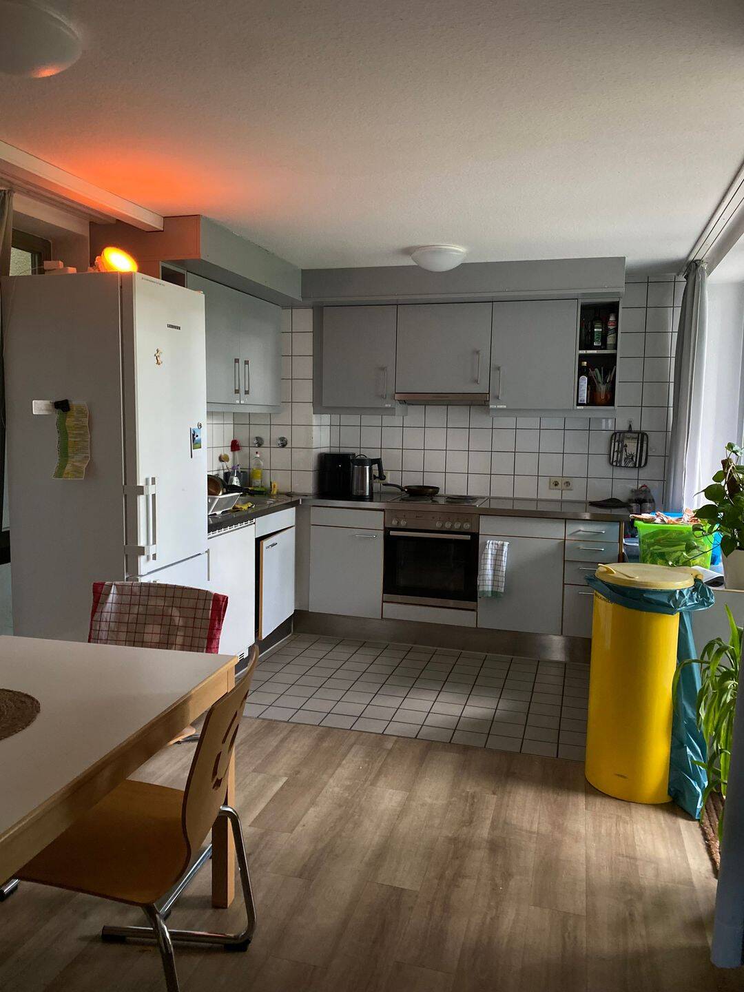 Zimmer in Mädchen-WG zur Untermiete (Wohnheim) – Stuttgart – Vorschaubild 4