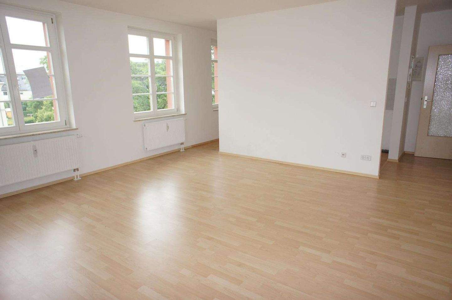 EBK inklusive - Moderner Grundriss im 1. OG - frei ab 1.5.26 – Chemnitz – Vorschaubild 2