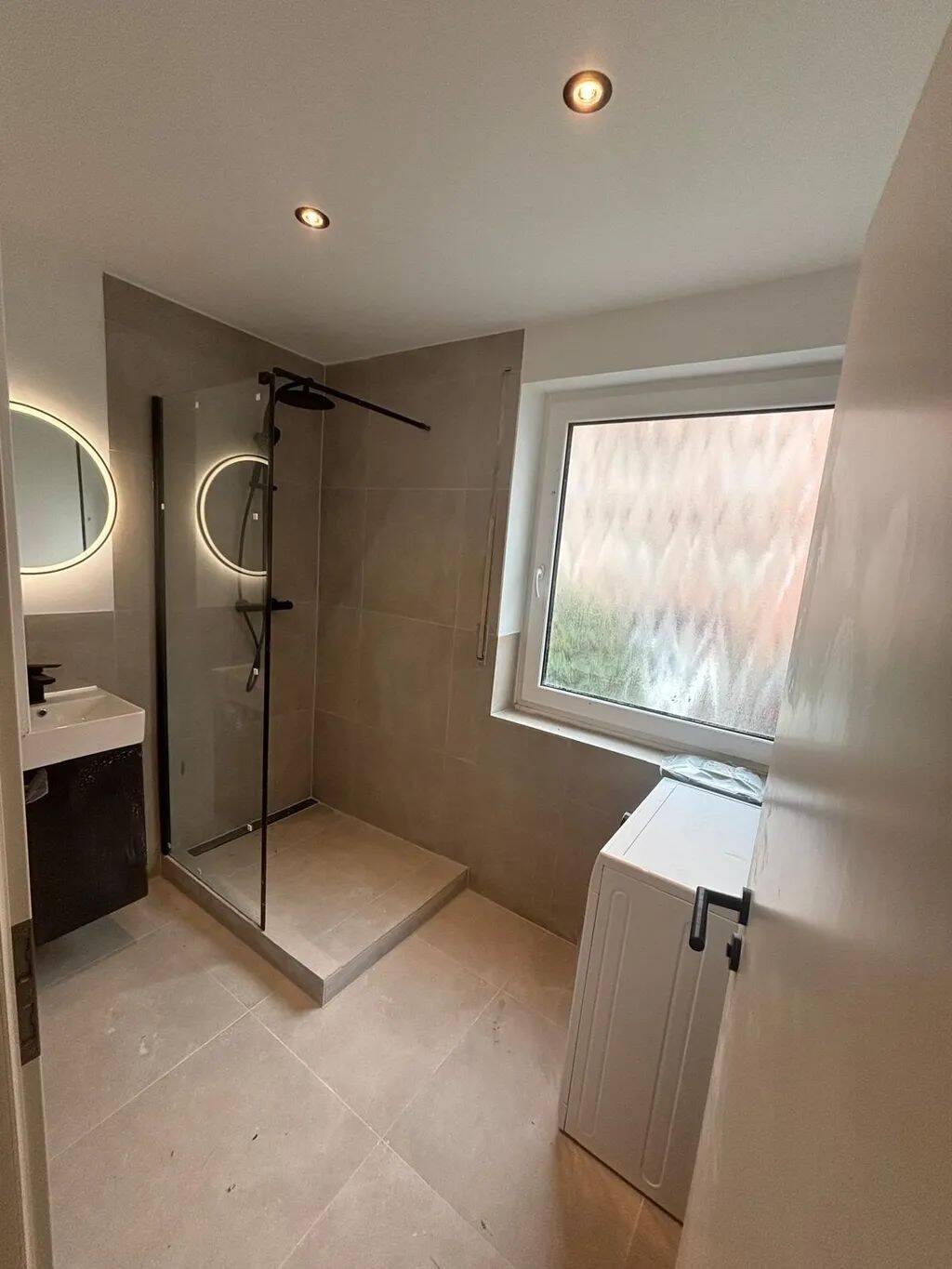 Möbliertes stylisches 20 m² Zimmer mit Balkon in guter Lage – Nürnberg – Vorschaubild 5